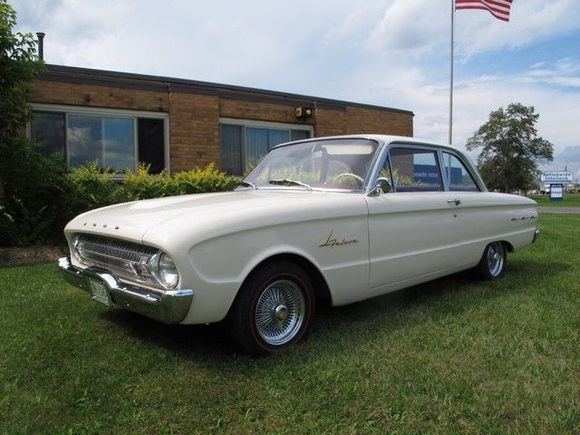 1961 Ford Falcon (White/--)