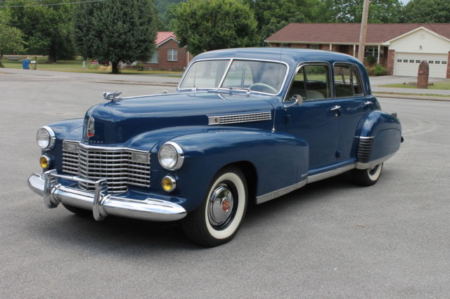 1941 Cadillac Fleetwood (Blue/Brown/Beige)