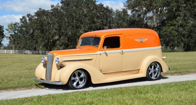 1937 Dodge Sedan Delivery (Orange/Tan)