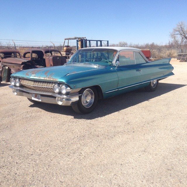 1961 Cadillac DeVille (Blue/Blue)