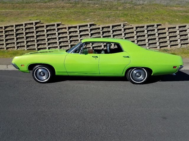 1971 Ford Torino (Electric Candy Green with Gold Sheen/Green)
