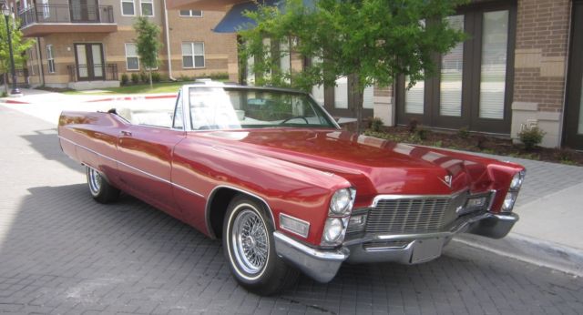1968 Cadillac DeVille (Red/White)