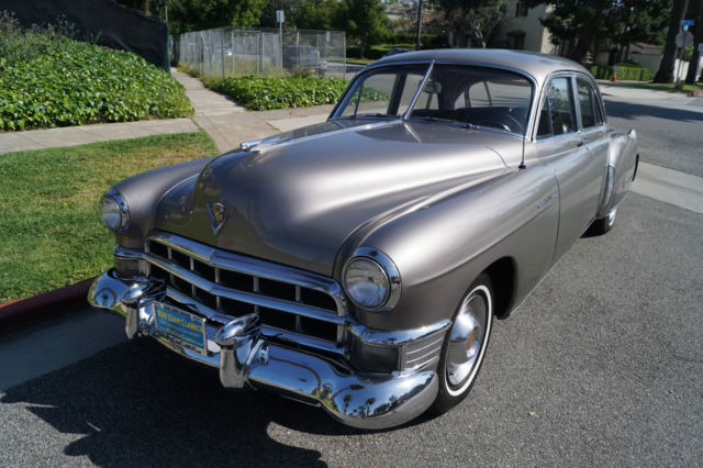 1949 Cadillac Fleetwood (Corinth Blue/Gray Shadow Broadcloth)