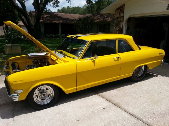 1962 Chevrolet Nova (yellow and black/Black)