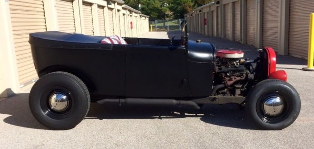 1929 Ford Model A (Black/Red)