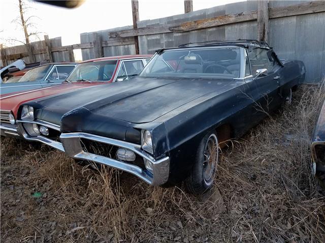 1967 Pontiac Ventura (Black/--)