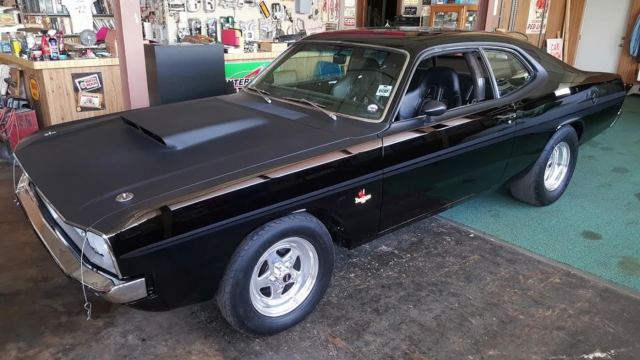1972 Dodge Dart (Black/Black)