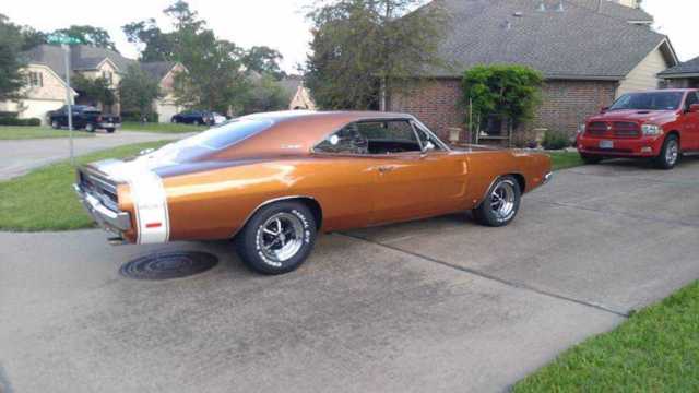 1969 Dodge Charger (T5 Copper/Saddle Tan)