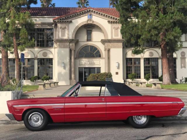 1965 Plymouth Fury (Red/Black)