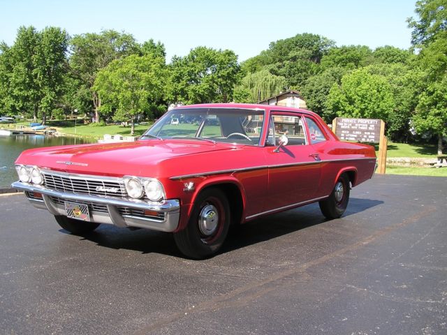 1965 Chevrolet Bel Air/150/210 (Red/fawn)