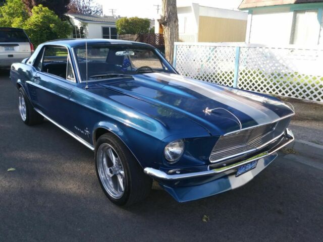 1967 Ford Mustang (Blue Metallic/Black)