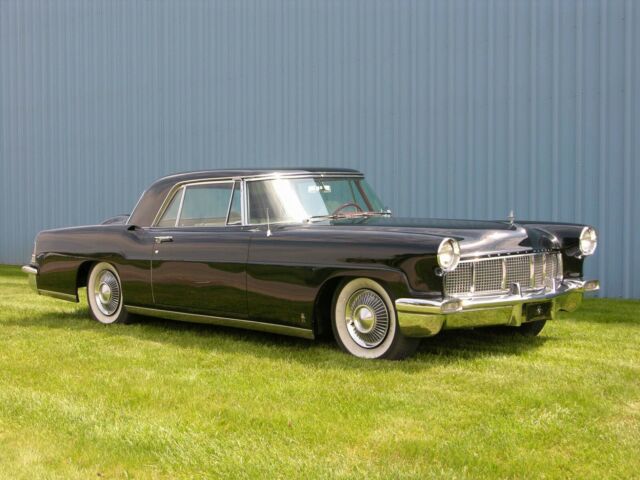 1956 Lincoln Continental (Black/White)