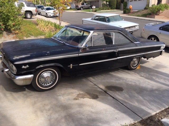 1963 Ford Galaxie (Black/Red)