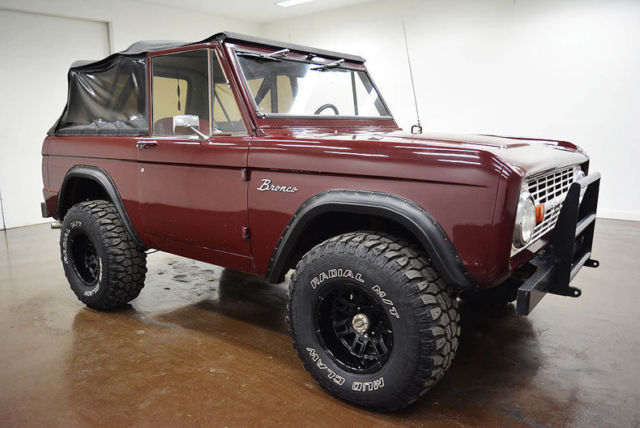 1969 Ford Bronco (Maroon/Red)