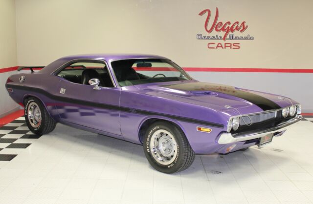 1970 Dodge Challenger (Purple/Black)