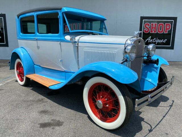 1931 Ford Model A (Blue/Gray)