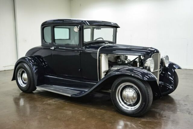 1931 Ford Model A (Blue/Black)