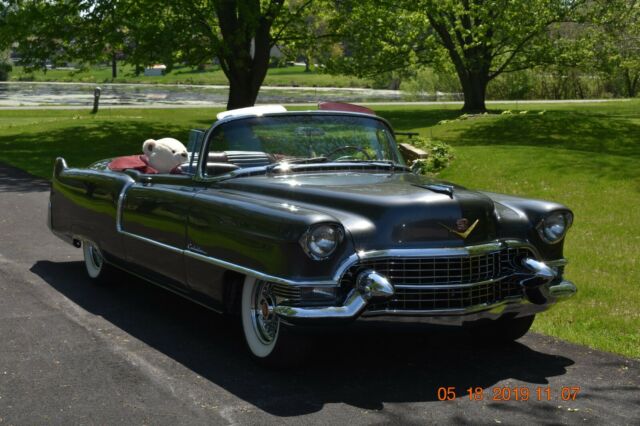 1955 Cadillac DeVille (Mercedes Metallic Charcoal/Blood Red Buffalo Hide)