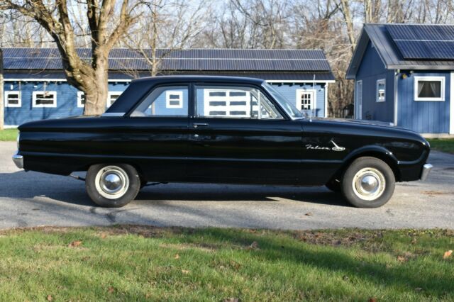 1963 Ford Falcon (Black/Brown)