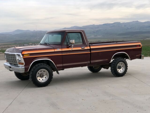1978 Ford F-250 (Maroon/Red)
