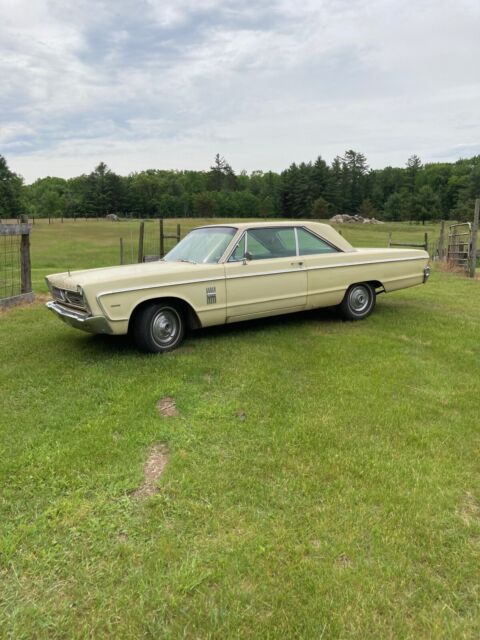 1966 Plymouth Fury (Yellow/Brown)
