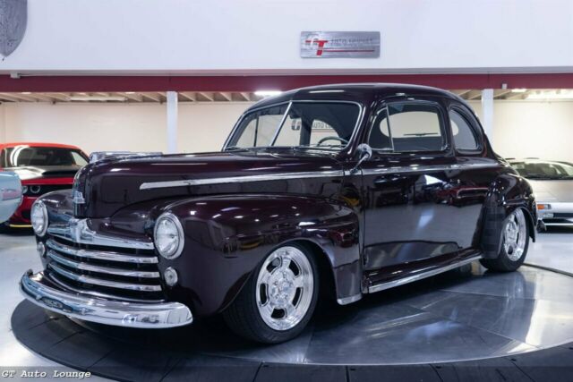 1947 Ford Super Deluxe (Black/Black)
