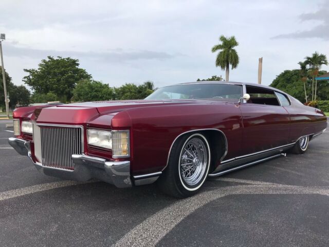 1971 Chevrolet Caprice (Black/Red and White)
