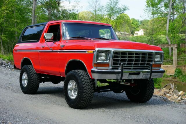 1978 Ford Bronco (Red/Red)