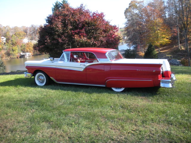 1957 Ford Fairlane (Colonial white and Flame Red/Red & white)