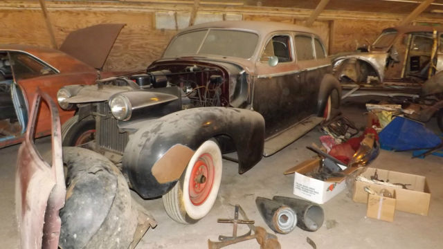 1940 Cadillac Fleetwood (black/tan)