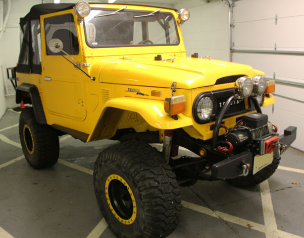 1973 Toyota Land Cruiser (Yellow/Black)