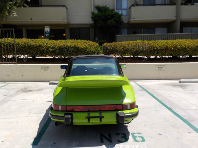1974 Porsche 911 (Apple Green/Black)