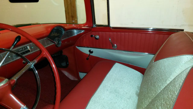 1956 Chevrolet Bel Air/150/210 (Red/Cream/Red/Cream)