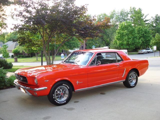 1965 Ford Mustang (poppy red/Black)