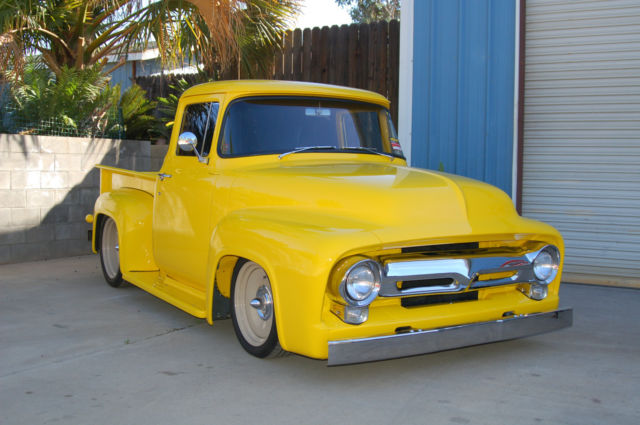 1956 Ford F-100 (Yellow/Brown)