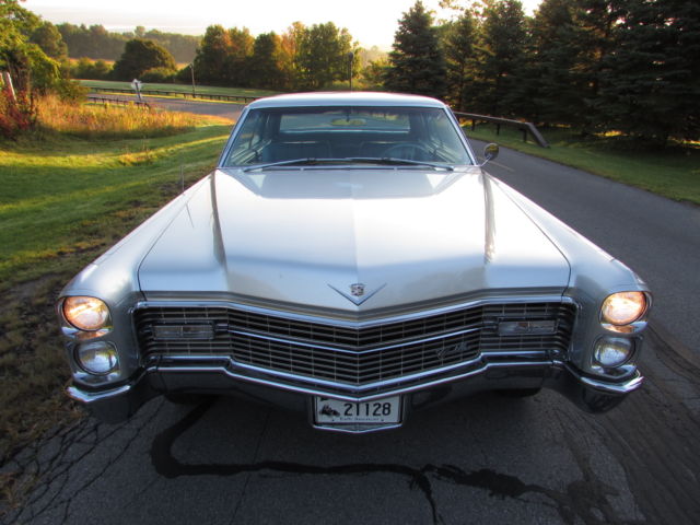 1966 Cadillac DeVille (Silver/Gray)
