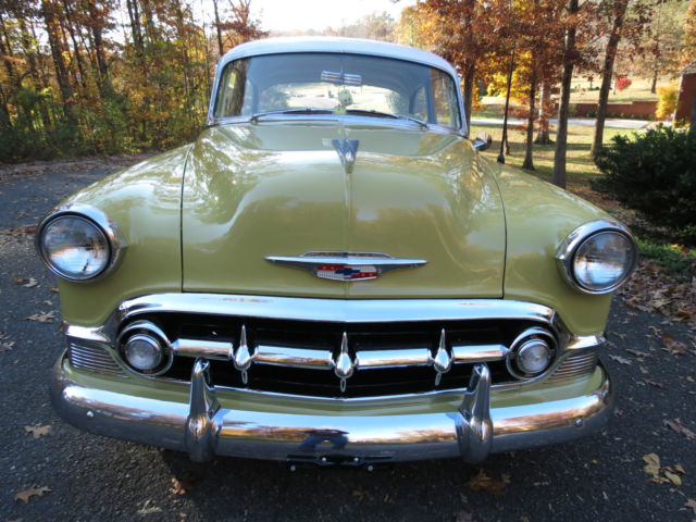 1953 Chevrolet Bel Air/150/210 (Yellow/Yellow and White)