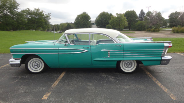 1958 Oldsmobile Eighty-Eight (ALLEGHENY GREEN AND CREAM/GREEN AND CREAM)