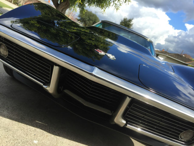 1969 Chevrolet Corvette (Black/Blue)
