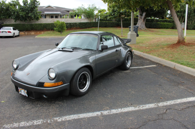 1973 Porsche 911 (Metalic Grey/Black)
