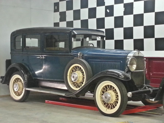 1929 Willys 70 B (Blue/Tan)