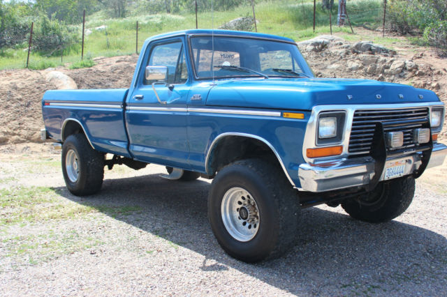 1979 Ford F-250 (Yellow/Brown)
