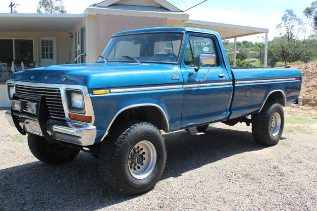 1979 Ford F-250 (Yellow/Brown)