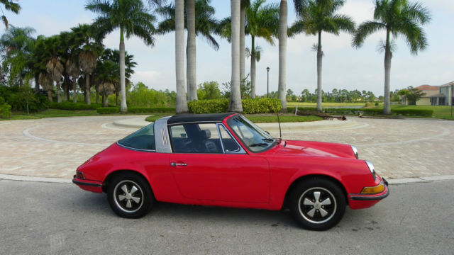 1971 Porsche 911 (Red/Black)