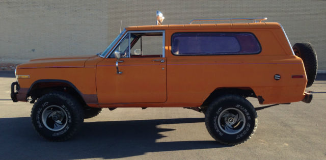 1979 Jeep Cherokee (Orange/Brown)