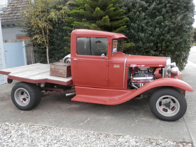 1931 Ford Model A (Red/Black)