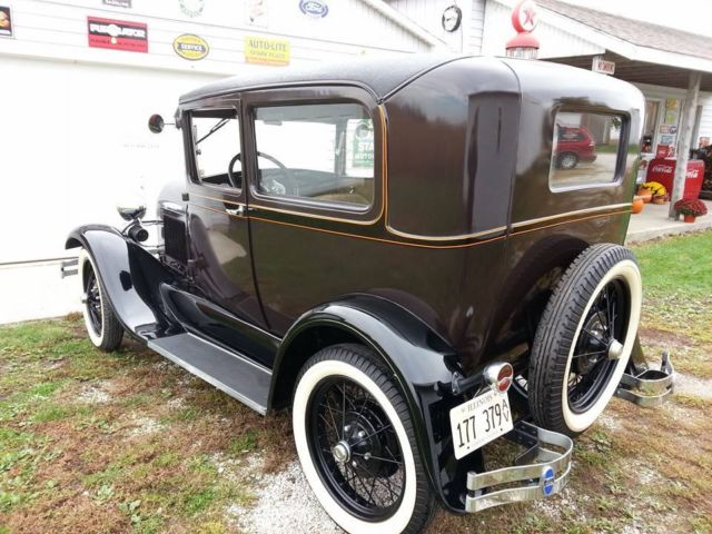 1929 Ford Model A (Brown/Tan)