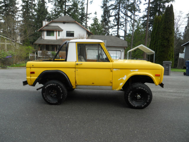 1974 Ford Bronco (Yellow/Tan)