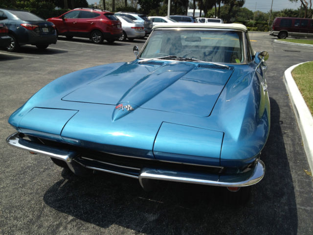 1965 Chevrolet Corvette (Nassau Blue/Bright Blue)