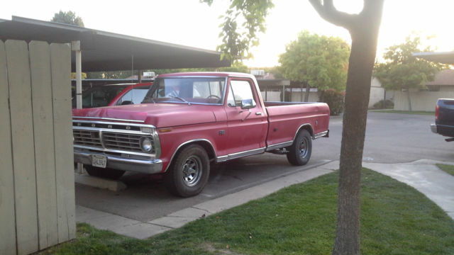 1973 Ford F-100 (Red/Red)